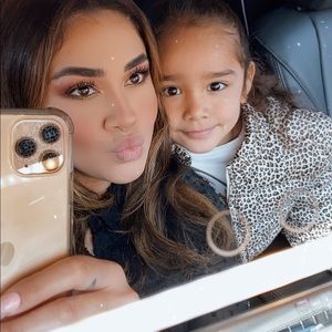 Meet your Posher, Gina